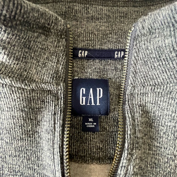 GAP Men's Gray Sweater - Picture 3 of 3